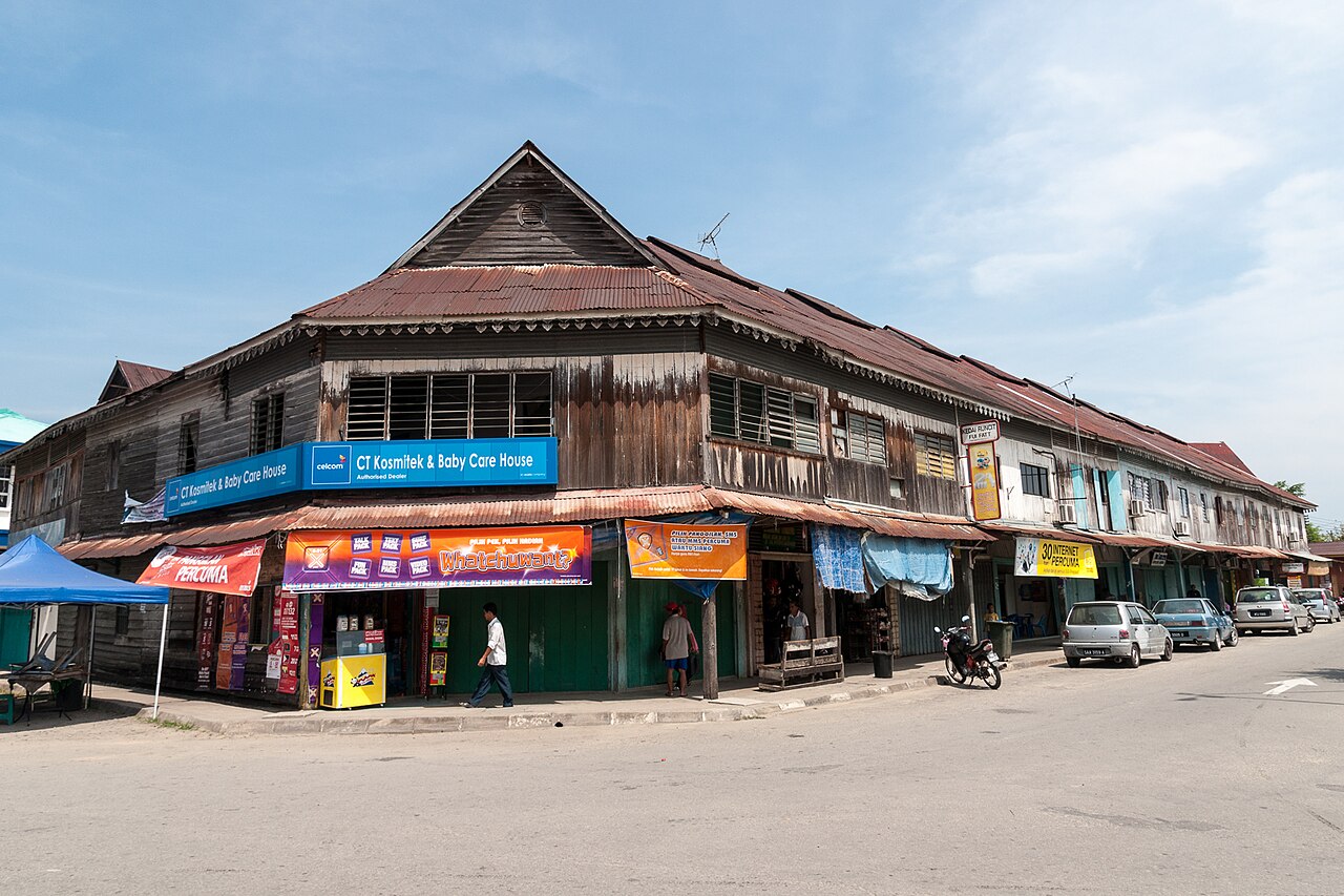 Bongawan Sabah OldHousesInColonialStyle-12.jpg