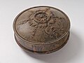 Round box manufactured by Ebena in Antwerp. Collection Museum of Industry Ghent.