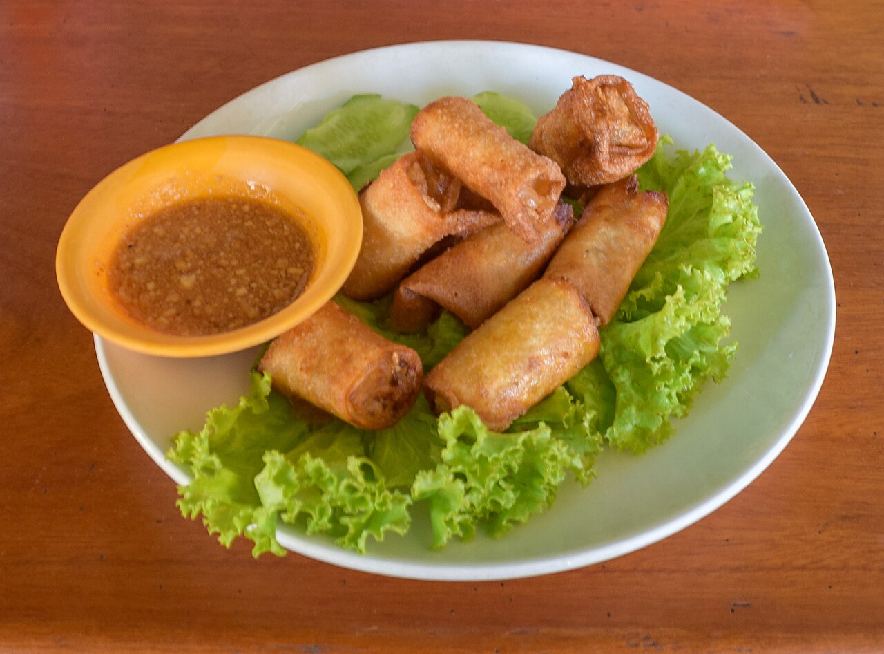Spring rolls in restaurant in Siem Reap.jpg