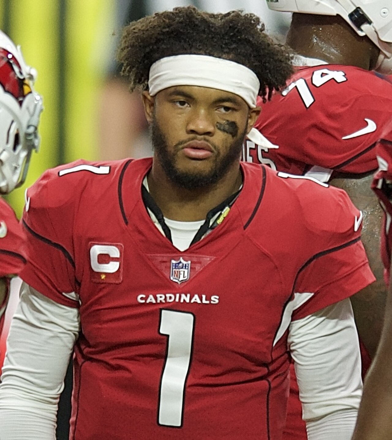 Kyler Murray in huddle (50369475187) (cropped).jpg