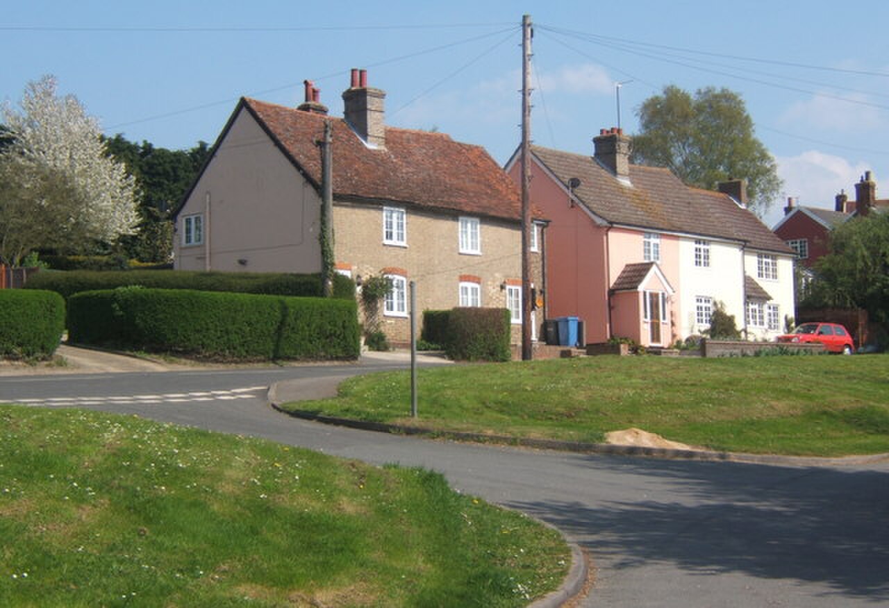 Houses in Upper Layham - geograph.org.uk - 1265635.jpg