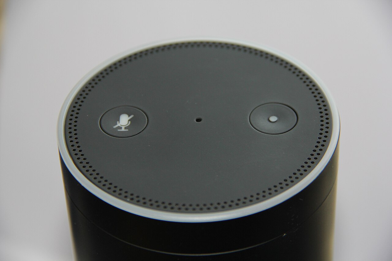 Amazon Echo Plus 02.jpg