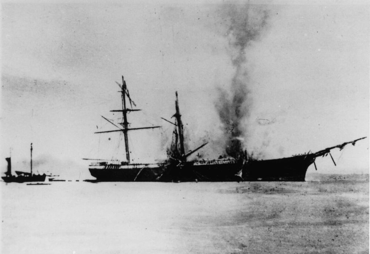 StateLibQld 1 72343 Lightning (ship).jpg