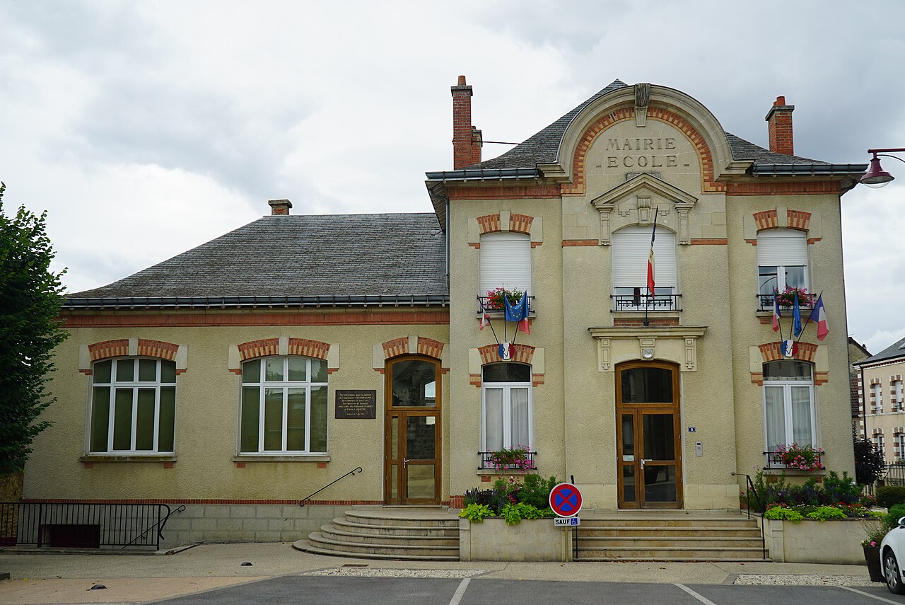 Mairie Venteuil 29224.jpg