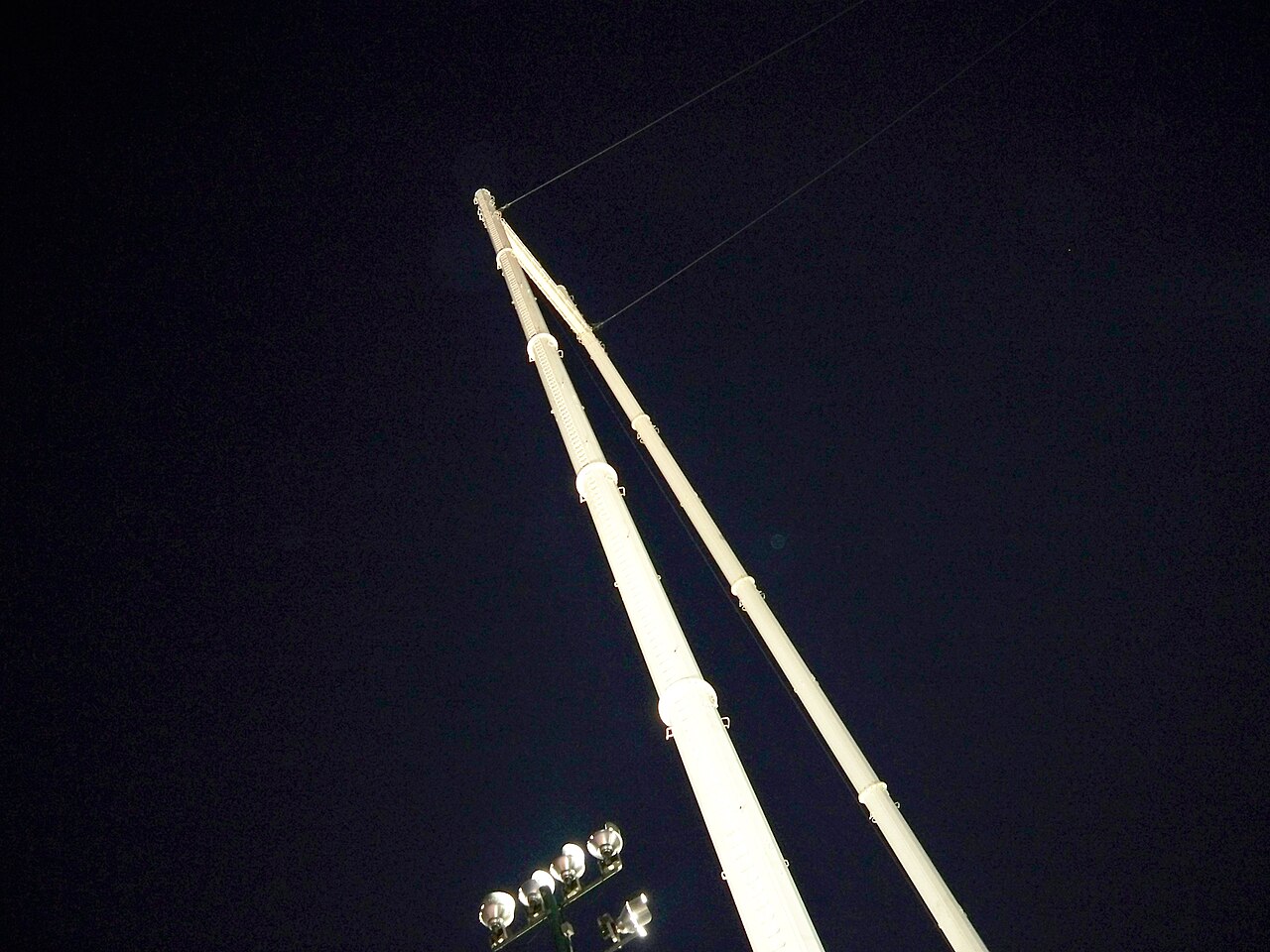 Arch tower of Skycoaster at Fun Spot USA, Kissimmee, Florida - 20081030.jpg