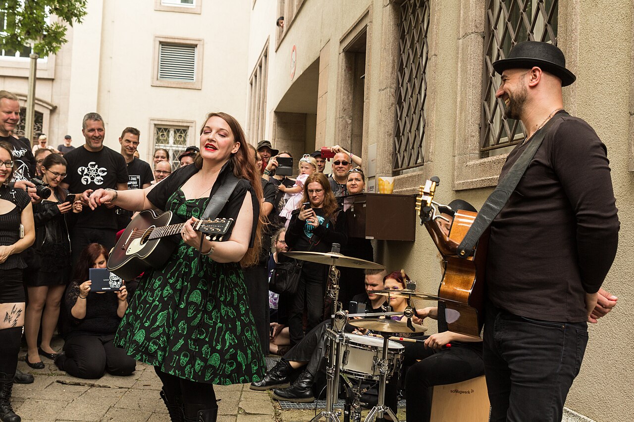 Übermutter Wave-Gotik-Treffen 2017 02.jpg