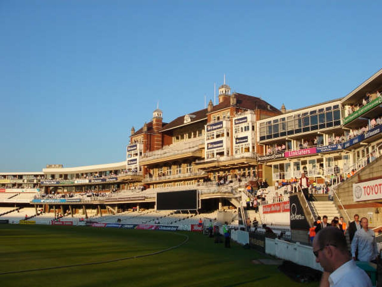 The Oval Pavilion Kennington.JPG