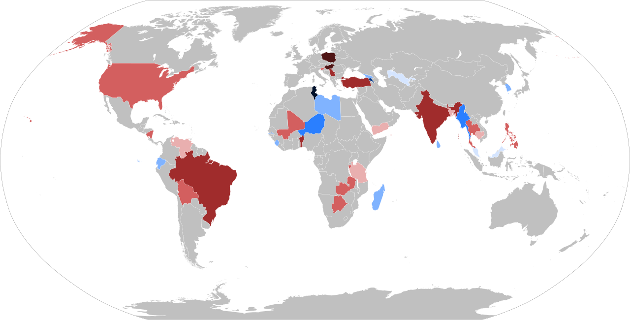 Countries democratizing or autocratizing substantially and significantly 2010–2020.svg