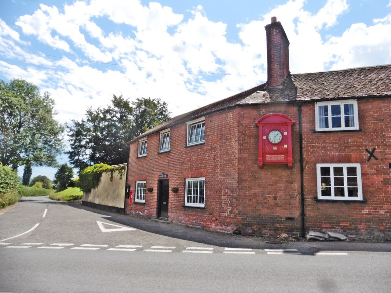 Former Post Office, Fairmile (geograph 5452206).jpg