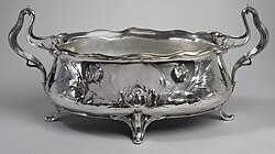 Art Nouveau jardinière; circa 1905–1910; height: 22 cm, width: 47 cm, depth: 22.5 cm; Cooper Hewitt, Smithsonian Design Museum