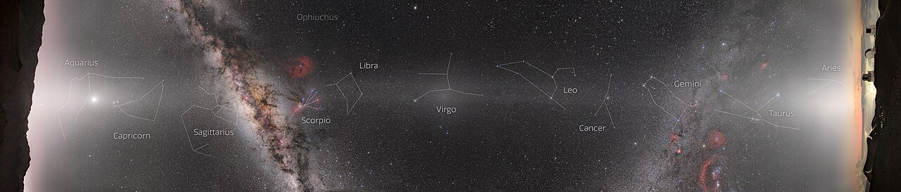 Night Sky from Hawai‘i and Chile (iotw2225c).jpg