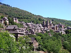 Global view of the village of Conques.