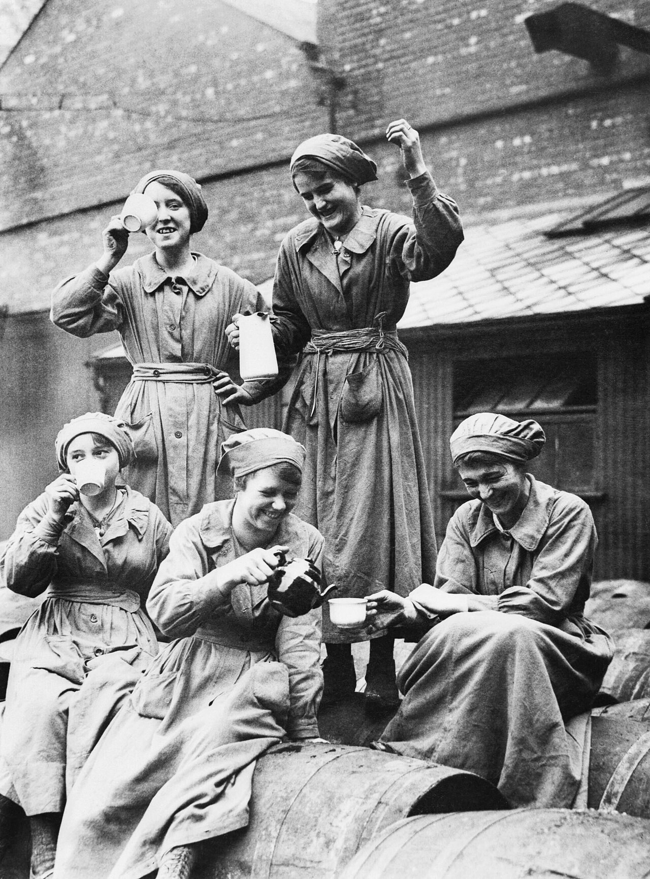 Leisure and Entertainment during the First World War Q109828.jpg