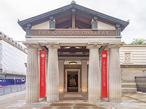 New Classical Doric columns of the Queen's Gallery, Buckingham Palace, London, inspired by the one from the Temple of Hera I at Paestum, by John Simpson, 2000–2002[36]