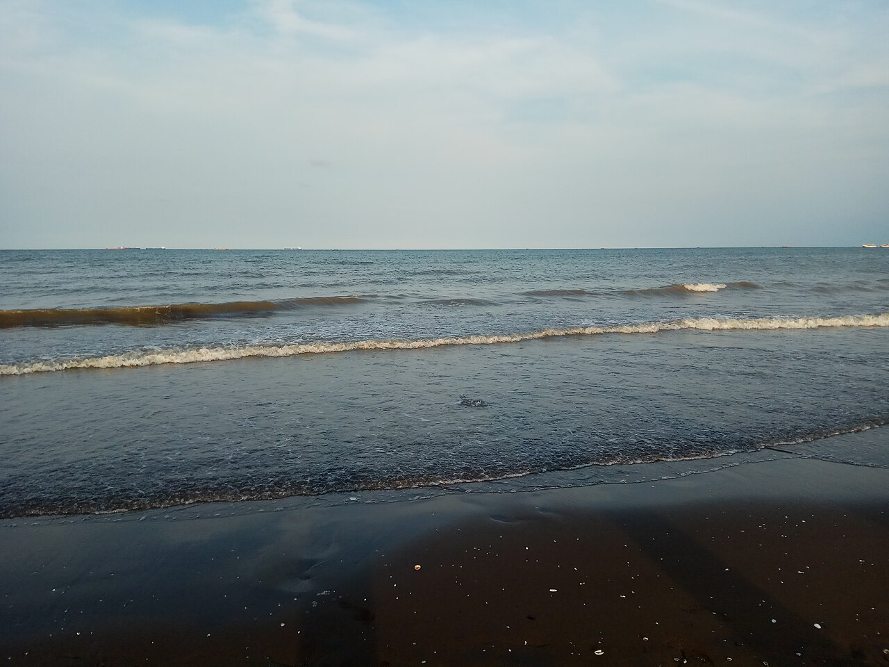 Karangsong beach in Indramayu, West Jawa.jpg