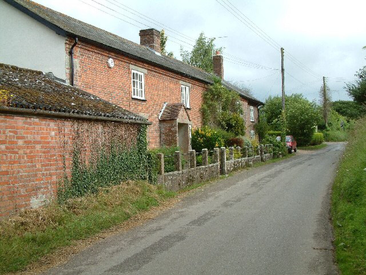 Tincleton, Dorset - geograph.org.uk - 25445.jpg