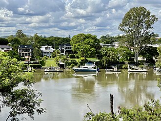 Looking across the Brisbane River towards Yeronga