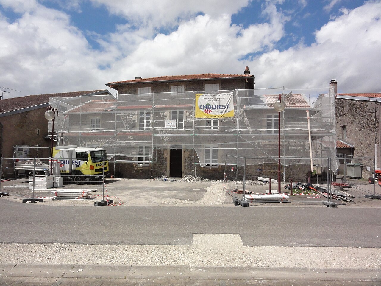 Azelot (M-et-M) mairie en travaux, 2016.jpg