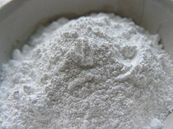 Powder of sodium benzoate