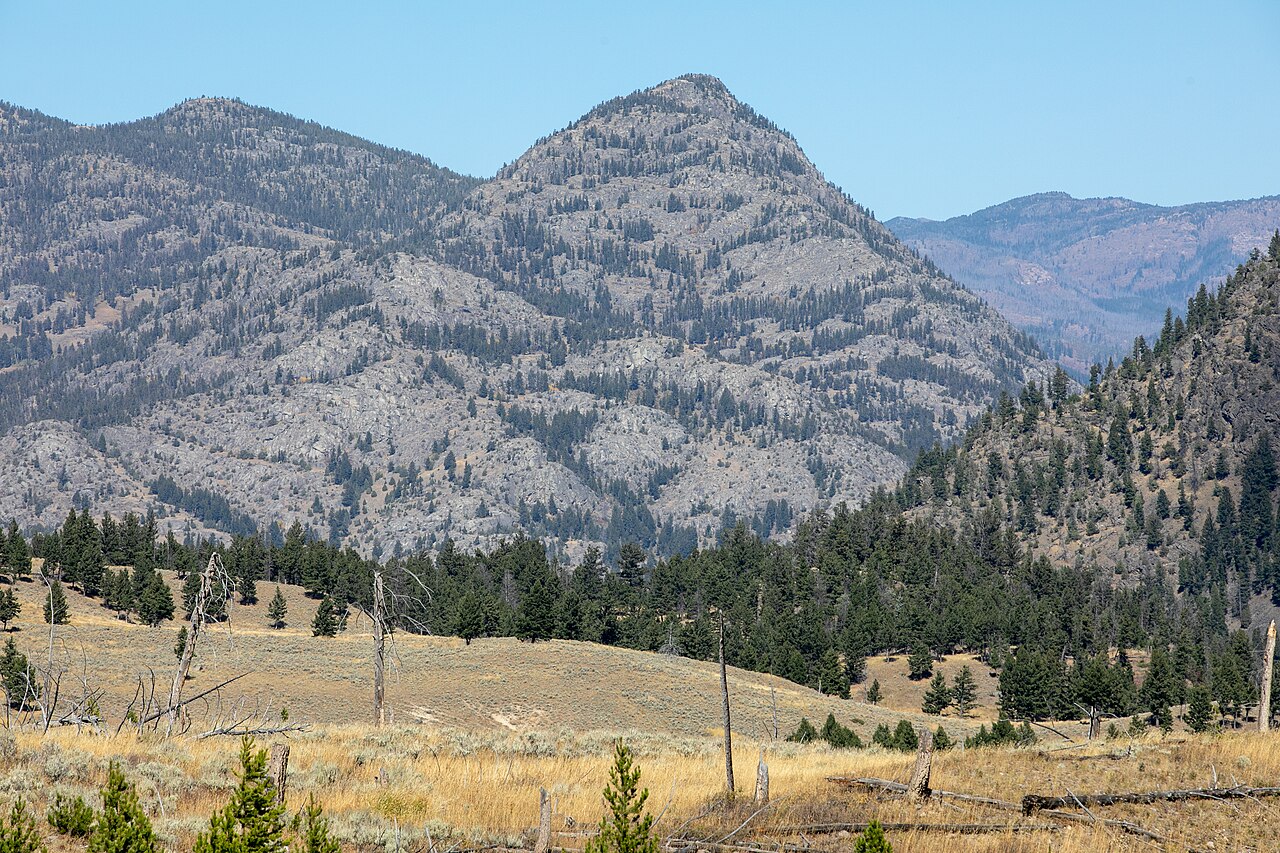 Hellroaring Mountain, granite and gneiss (dc14ce21-88fc-44b4-a10a-803fe120ae7c).jpg