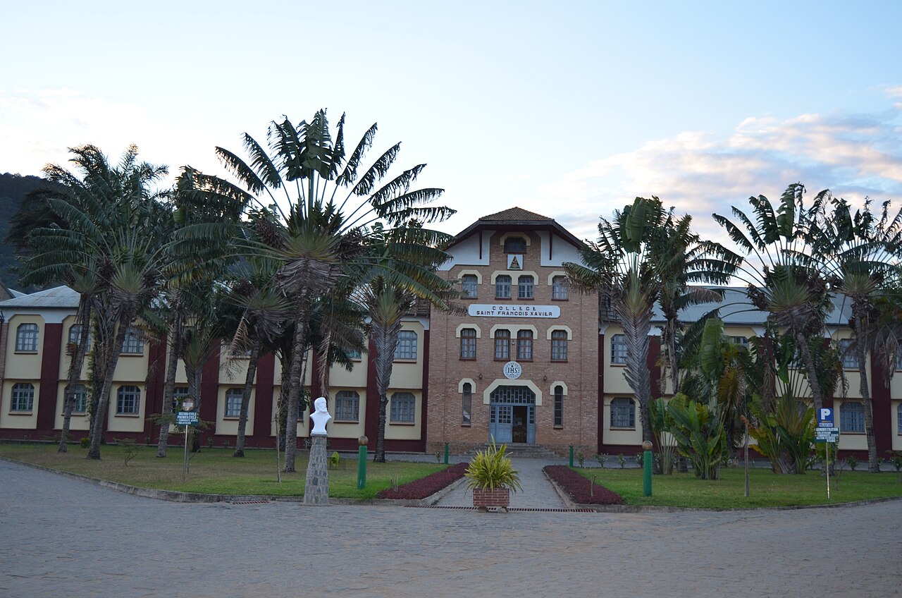 Collège Saint François Xavier Fianarantsoa.jpg