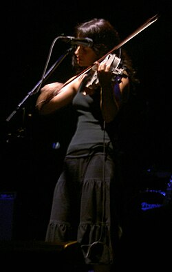 Tracy Bonham performing at Webster Hall in 2005