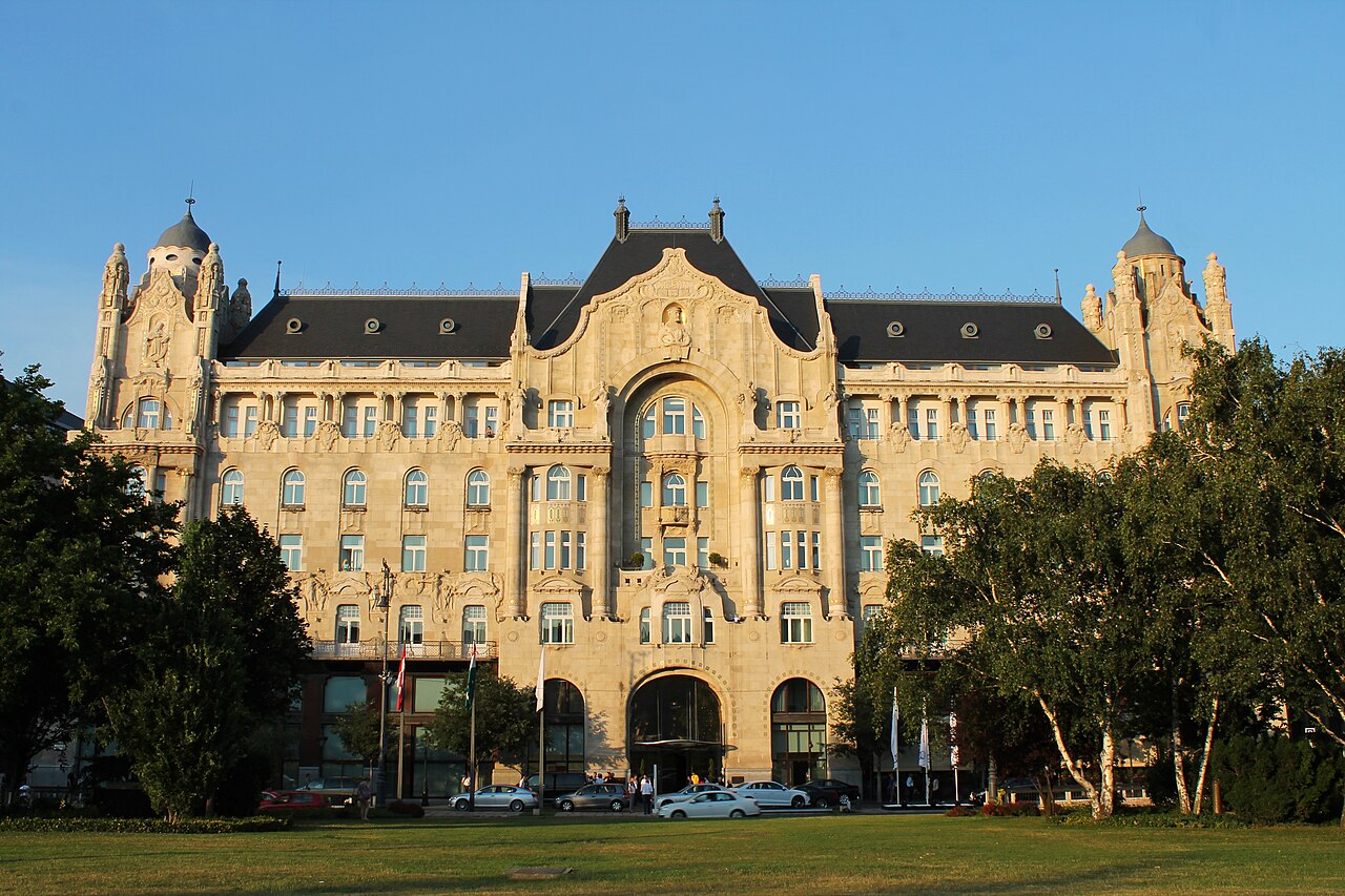 Gresham Palace - Stierch 01.jpg