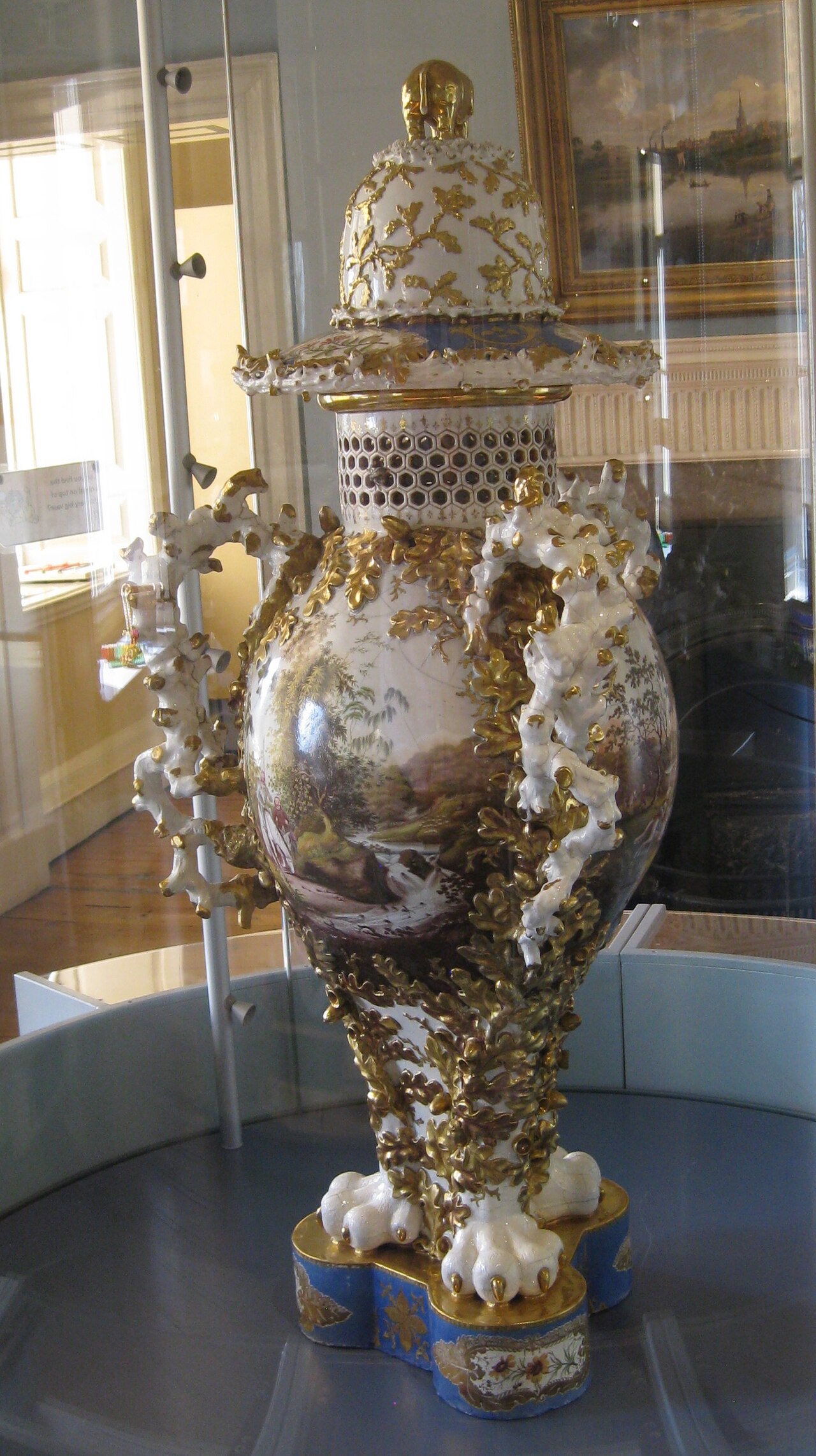 Rhinoceros Vase, Clifton Park Museum (cropped).jpg