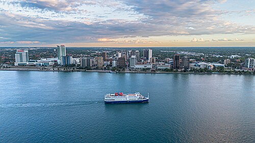 Skyline of downtown Windsor seen from Detroit, Michigan