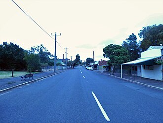 Commercial Road, the main street of Tarnagulla in 2022
