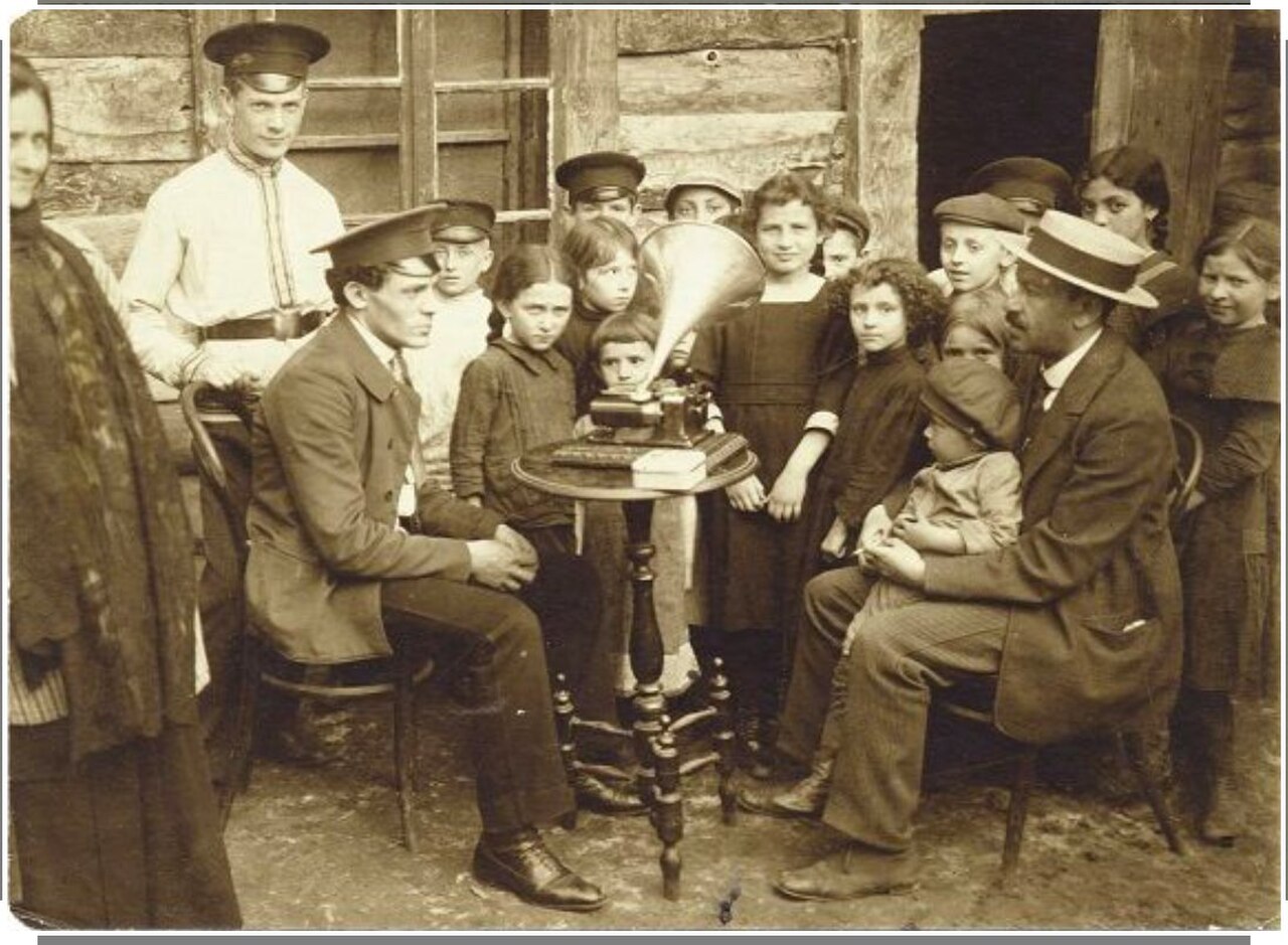 Zusman Kiselhof on expedition 1912.jpg