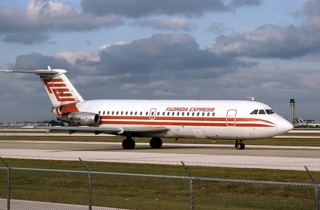 87 12-10-87 N106EX Orlando (53774393517).jpg