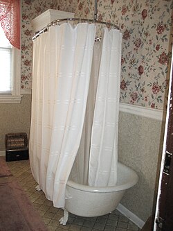Bathtub curtain