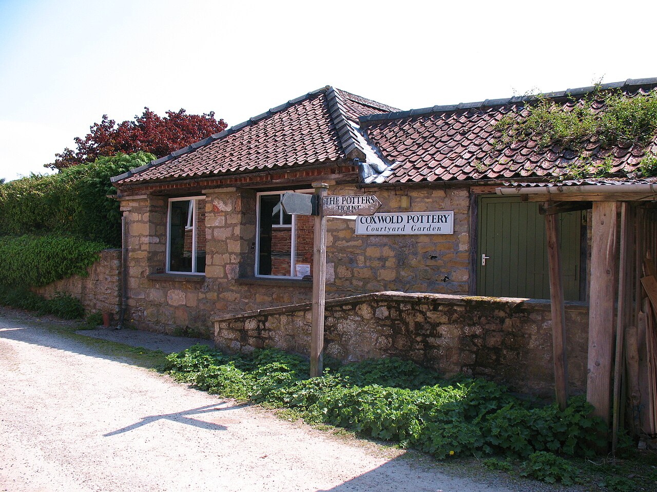 Coxwold Pottery, North Yorks (geograph 1877567).jpg