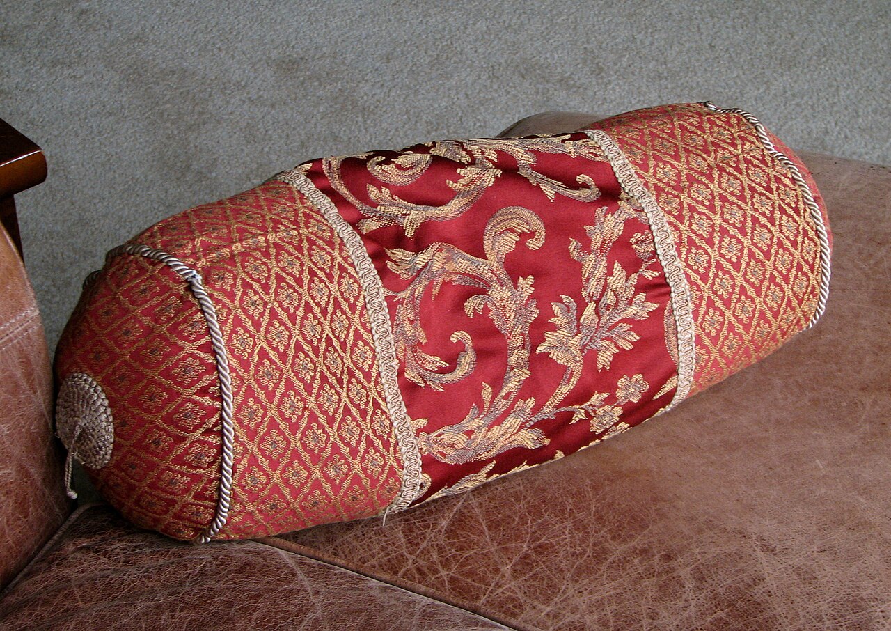 Throw Pillow.JPG