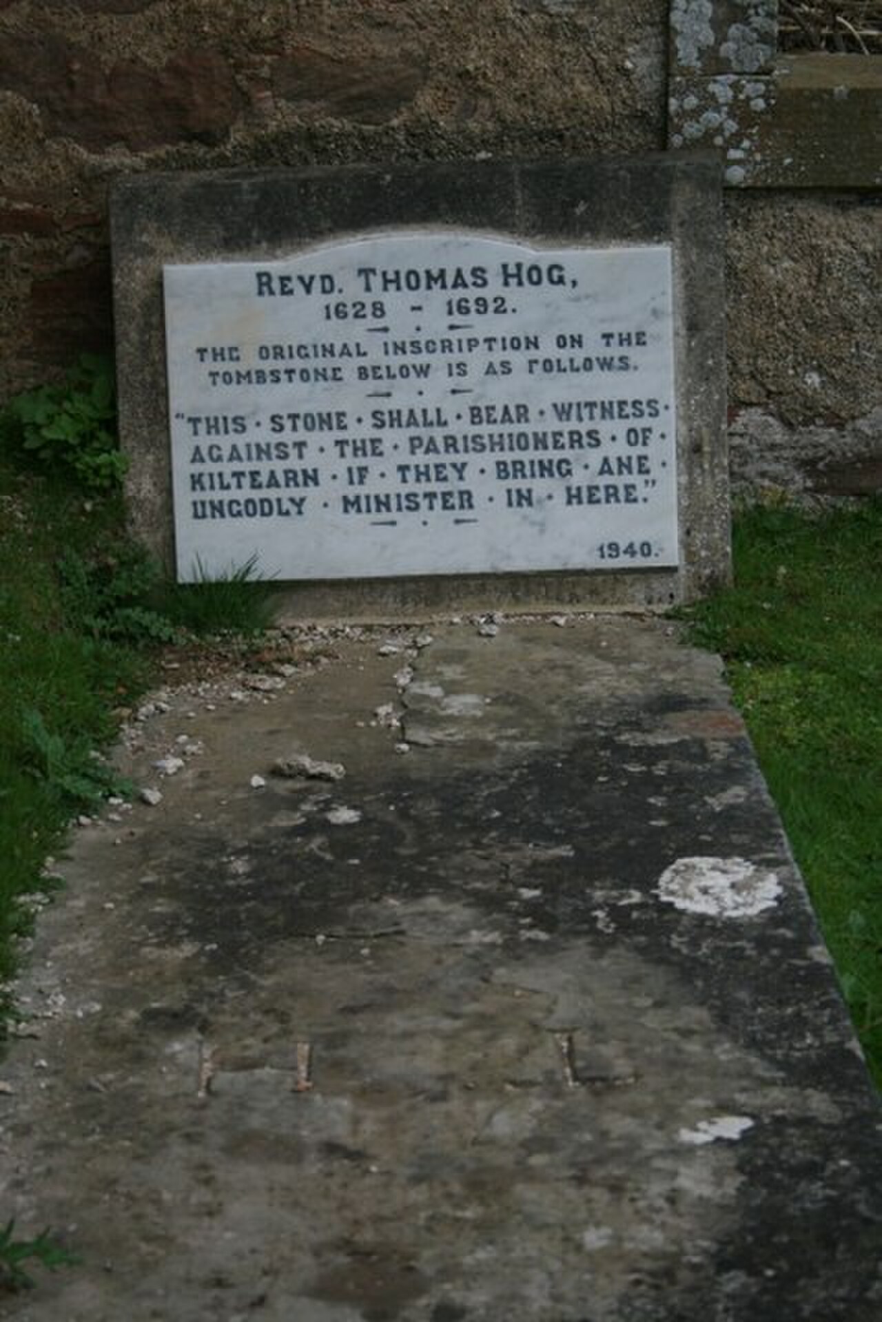 Grave of Rev. Thomas Hog, Kiltearn (geograph 1863723).jpg