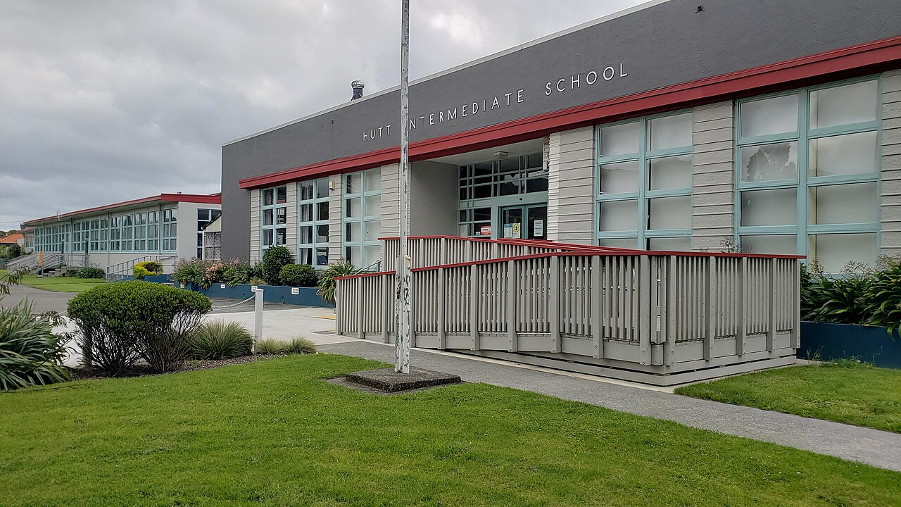 Hutt Intermediate School 02.jpg