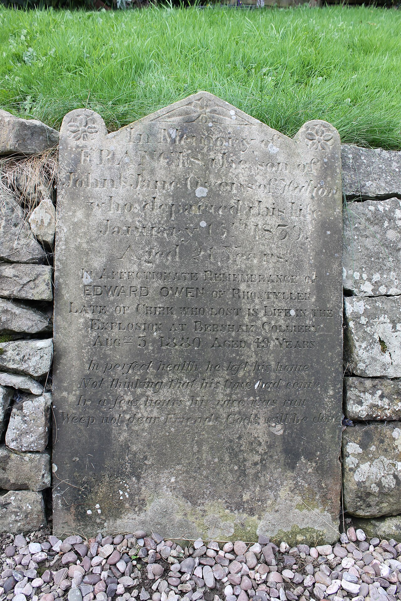 Y Santes Fair, yr Waun,Wrecsam; St Mary's Church, Chirk, Wrexham, Wales 87.JPG